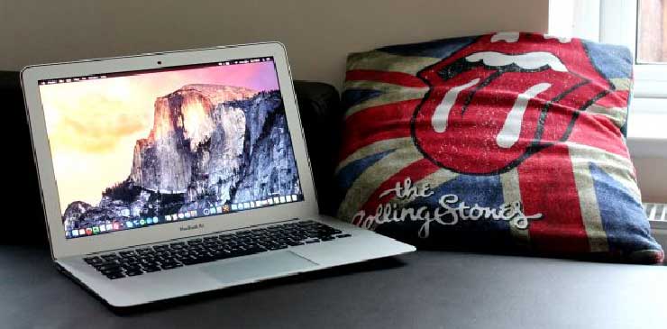 macbook air 13 inch with pillo