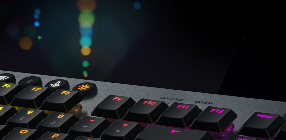 Logitech G813 LIGHTSYNC RGB Mechanical Gaming Keyboard